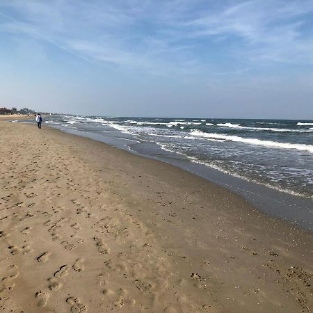 לידו דליי אסטנסי On The Adriatic Beach Tra Venezia Ferrara E Ravenna Sulla Spiaggia Della Riviera Adriatica מראה חיצוני תמונה