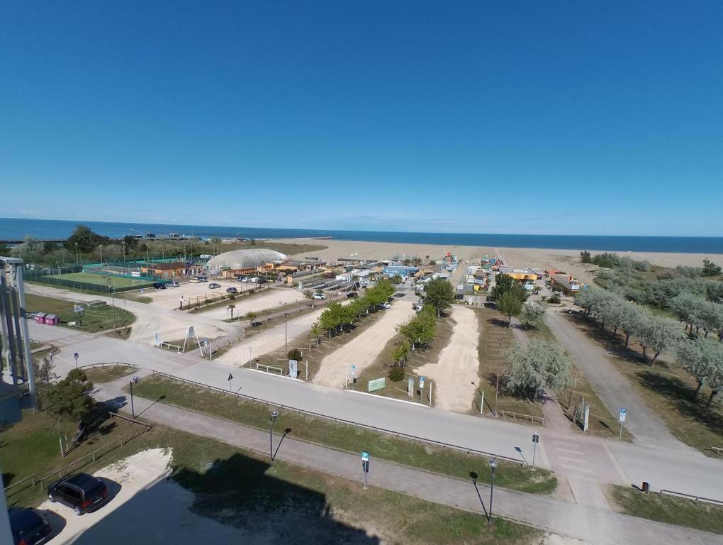 לידו דליי אסטנסי On The Adriatic Beach Tra Venezia Ferrara E Ravenna Sulla Spiaggia Della Riviera Adriatica מראה חיצוני תמונה